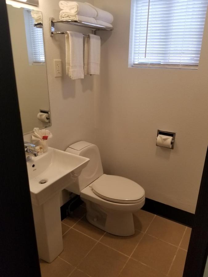 Best Lynnwood Inn Екстер'єр фото