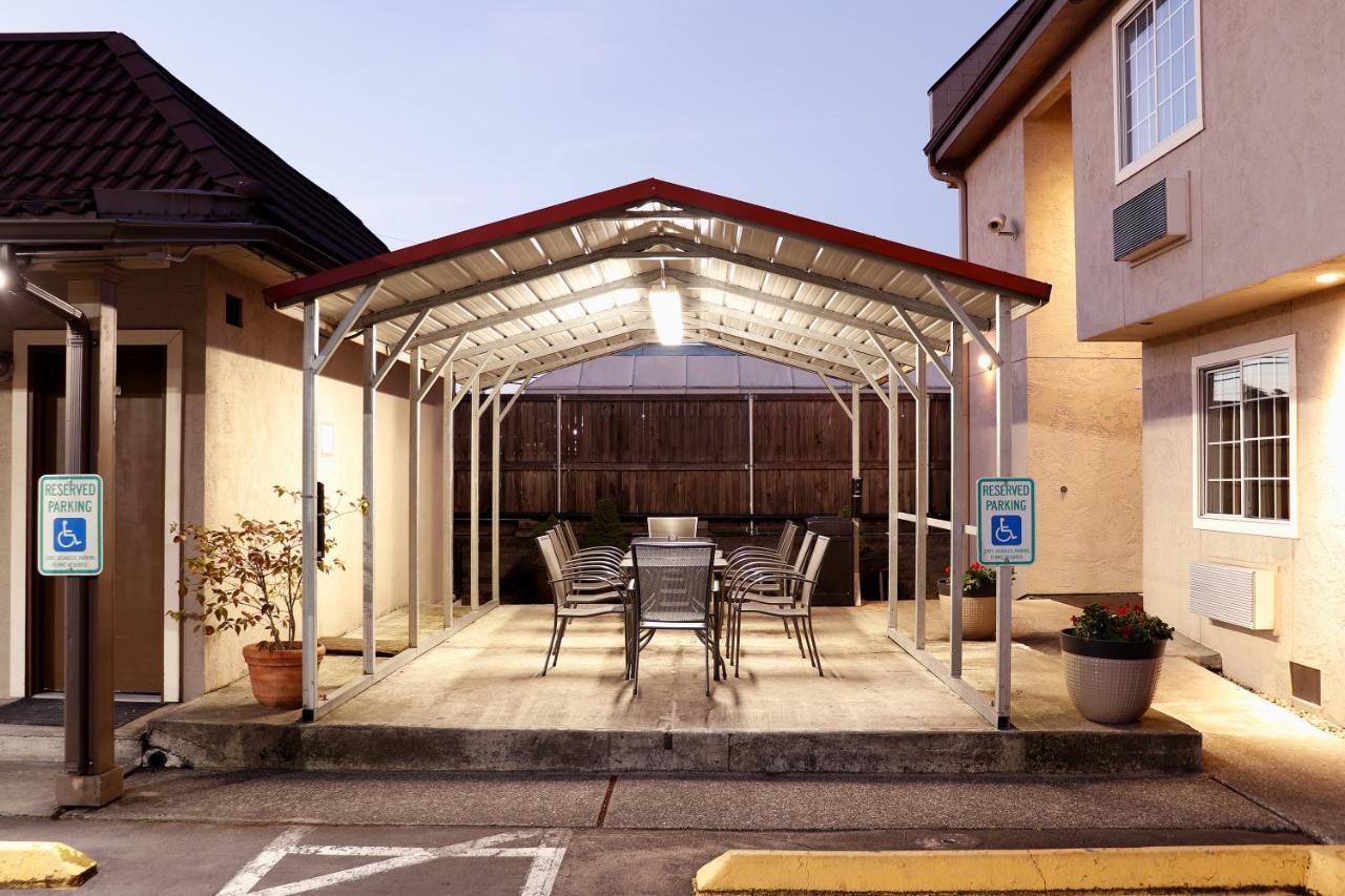 Best Lynnwood Inn Екстер'єр фото