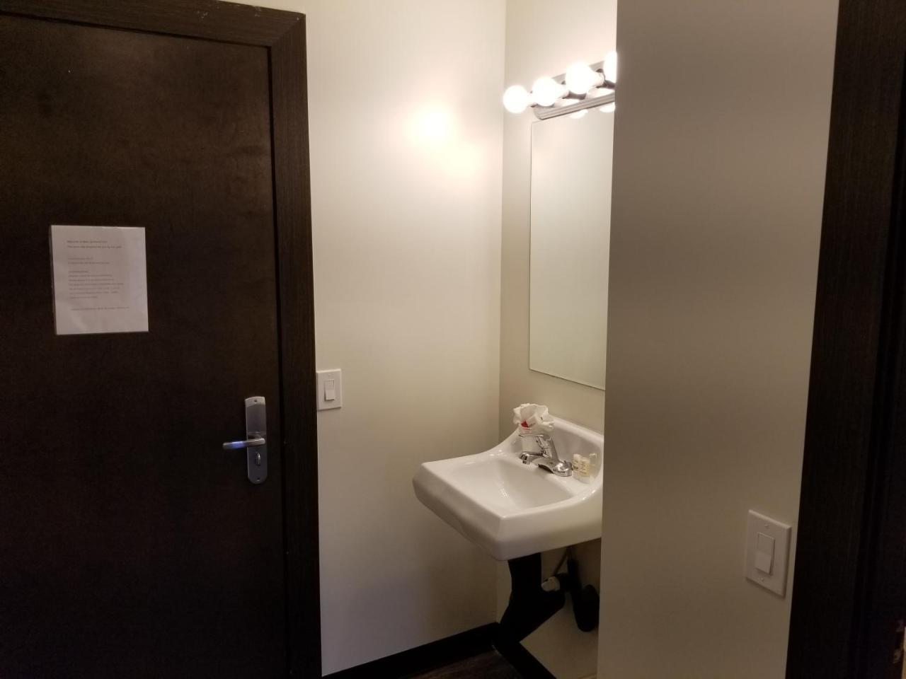 Best Lynnwood Inn Екстер'єр фото