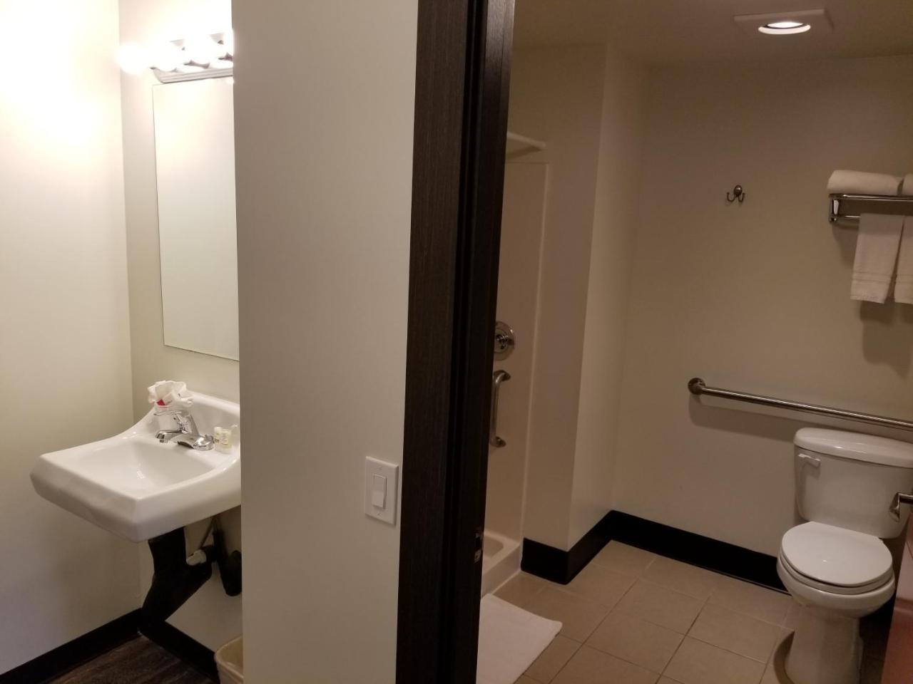 Best Lynnwood Inn Екстер'єр фото